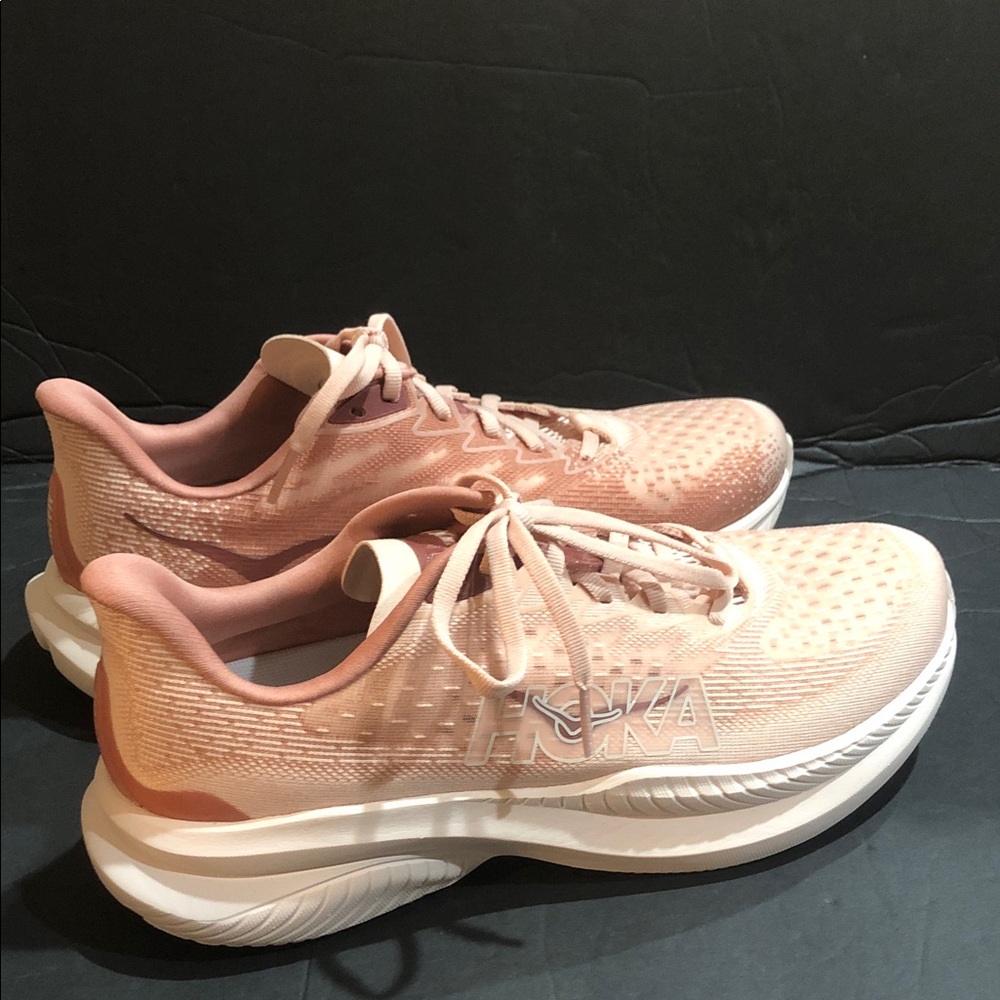 Hoka Mach 6 Rose Latte / Blush EVERYDAY RUNNING sneakers size 9B brand new - Picture 3 of 8